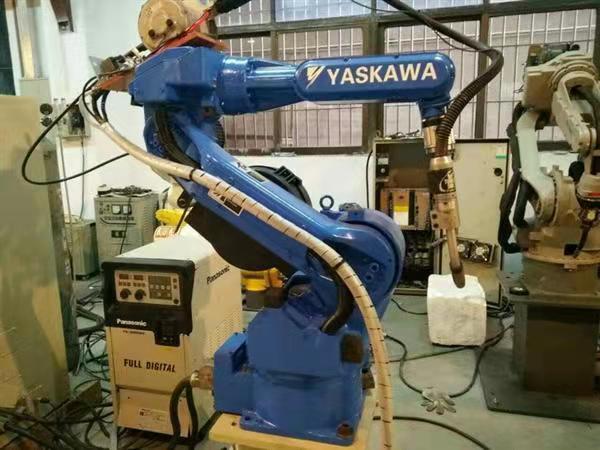 日本安川机器人